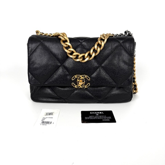Authentic CHANEL 19 2020 Large Black Quilted Gold Hardware Flap Bag - Picture 1 of 15